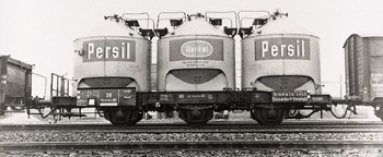 3-axle Storage bin car &quot;Henkel&quot;<br /><a href='images/pictures/Roco/47321.jpg' target='_blank'>Full size image</a>